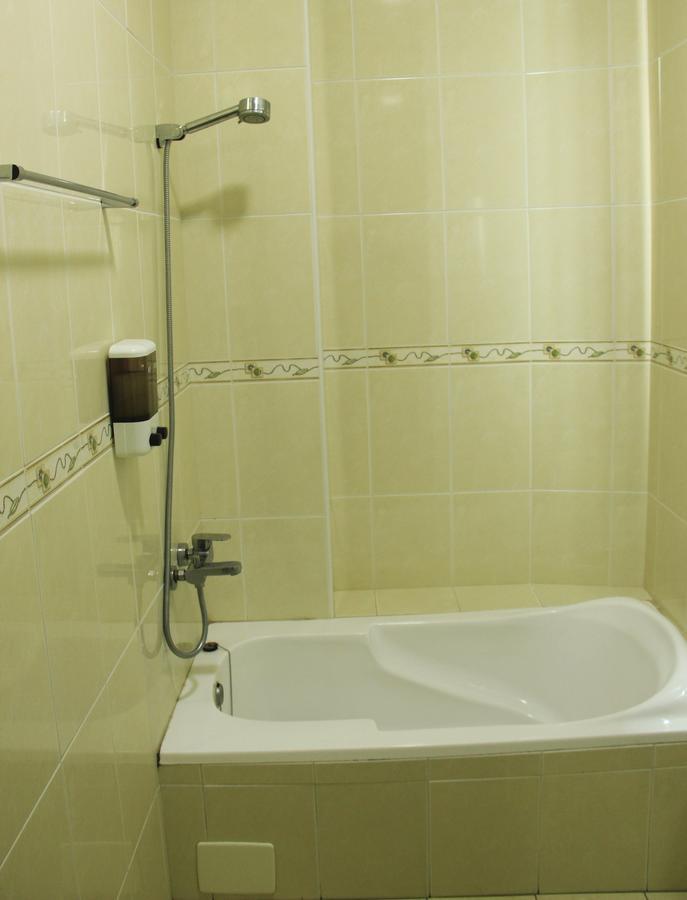 Lu An Backpacker Hostel Jiji Bagian luar foto